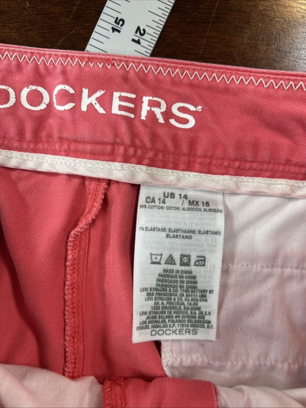 Dockers Cropped Pants Women’s Size 14 Pink coral Capri With pockets & belt loops - Picture 5 of 8